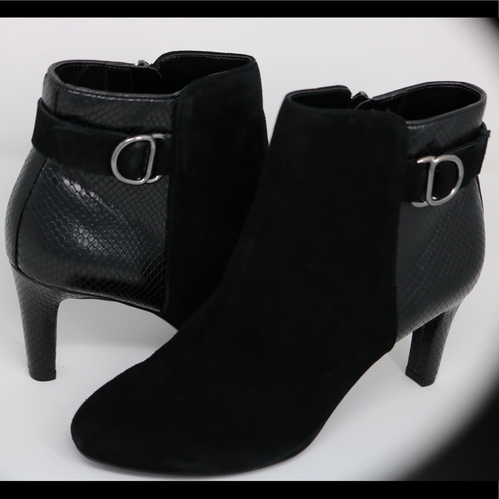 Bandolino Lanna Suede Heeled Booties